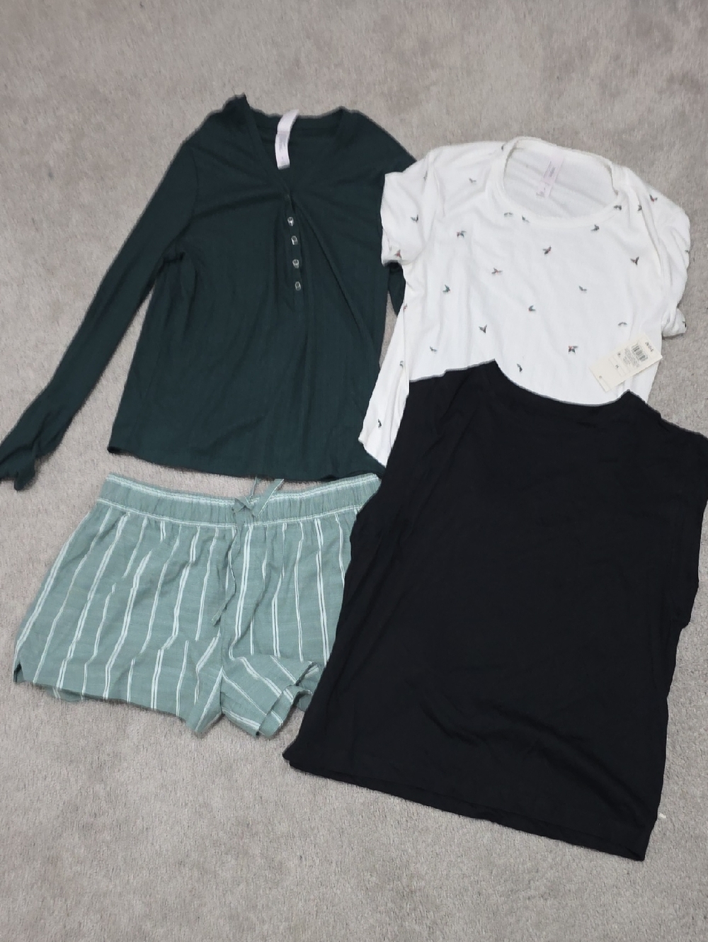 4 Medium Pieces